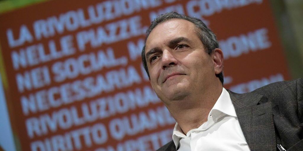 «Tansi poco maturo, manca di serenità». E de Magistris invita i candidati del geologo a seguirlo