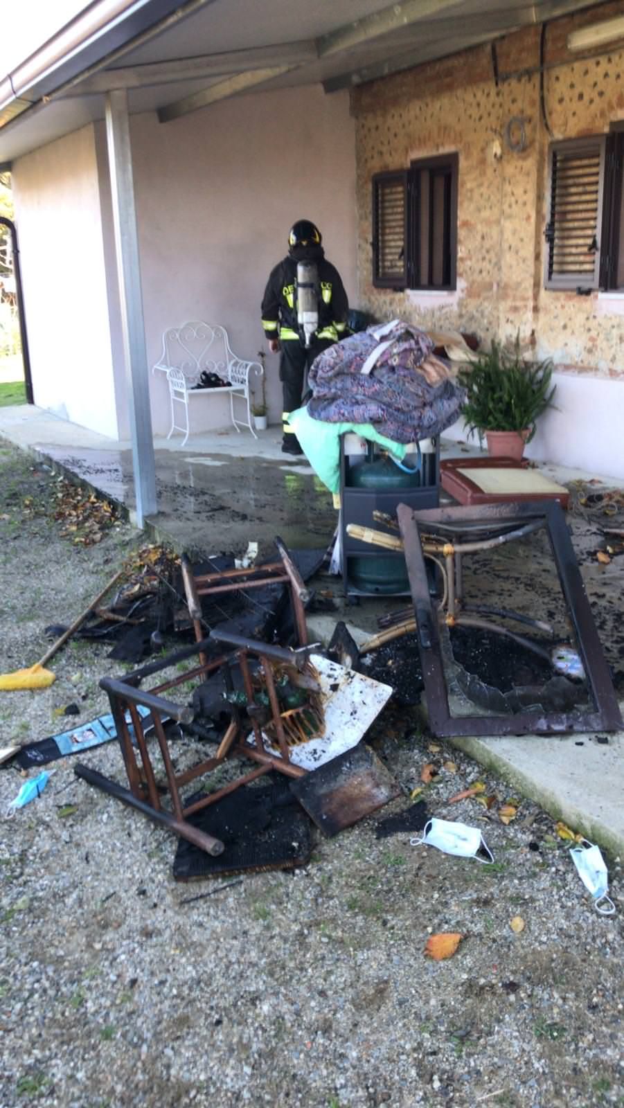 Luzzi, settantenne muore nell’incendio della sua abitazione