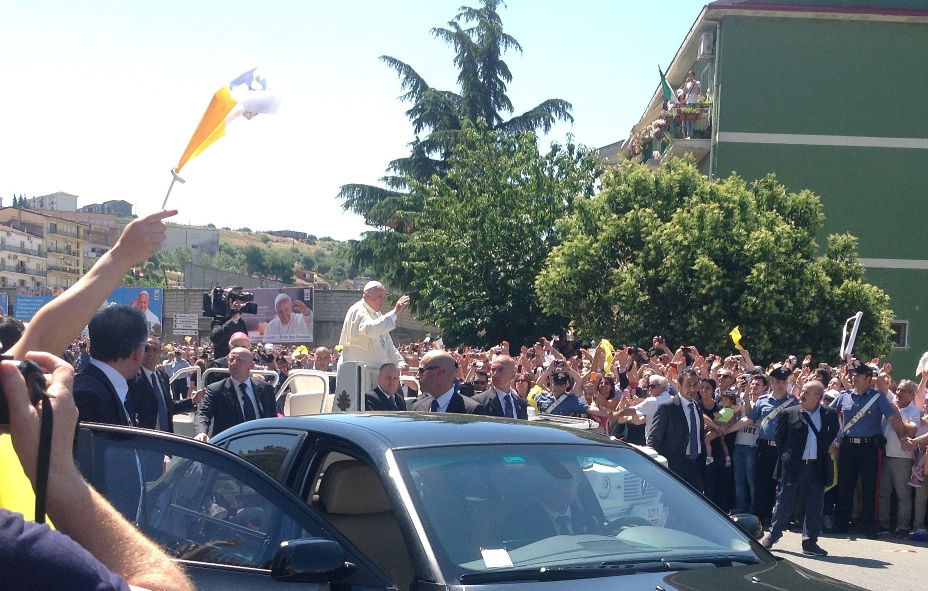 SCOMUNICA DEI MAFIOSI | L'anatema di Bergoglio a Sibari