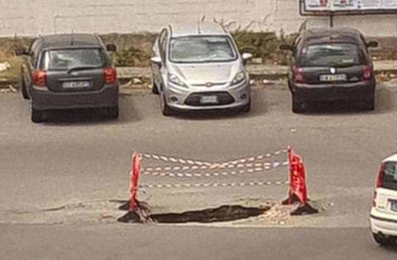 A Vibo Valentia si apre una voragine vicino all’ospedale