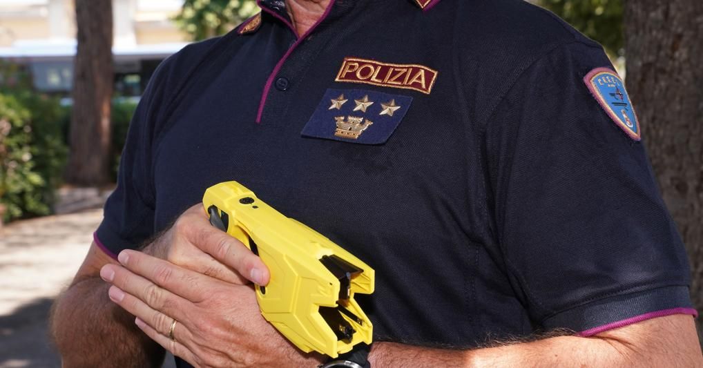 Polizia: da oggi taser in dotazione a Catanzaro, Cosenza e Locri