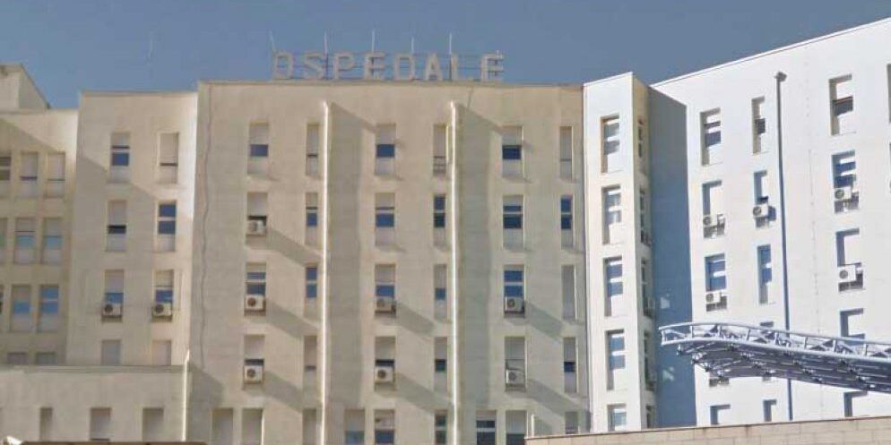 Crotone, bando per l’assunzione di 45 tra caposala e capotecnici. «Ma ne servono solo 23»