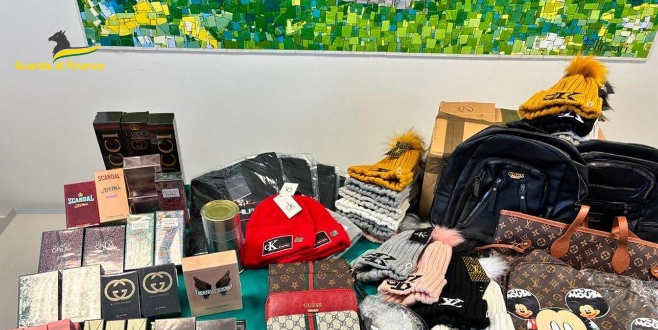 Vestiti e profumi contraffatti venduti sui social, una denuncia anche in Calabria