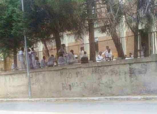 Migranti a Reggio, l'emergenza diventata normalità