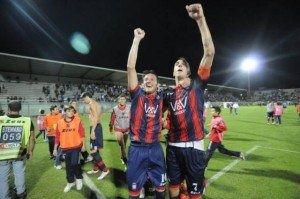 I tifosi del Crotone accolgono il rientro dei loro campioni