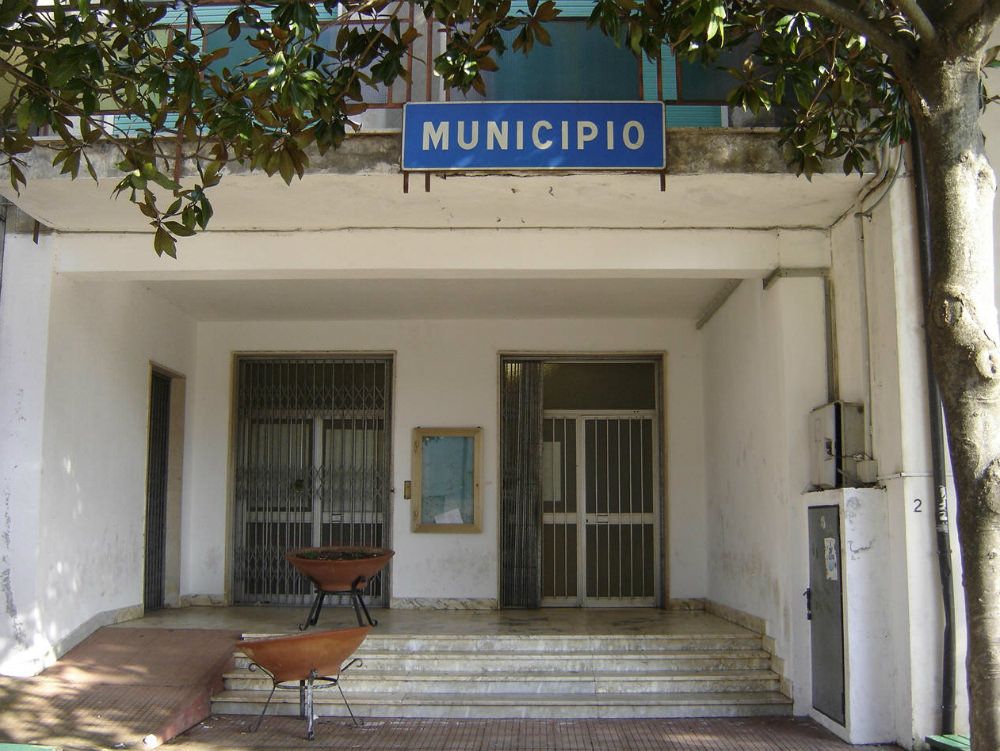 Curinga, si dimettono nove consiglieri: cade la giunta Pallaria