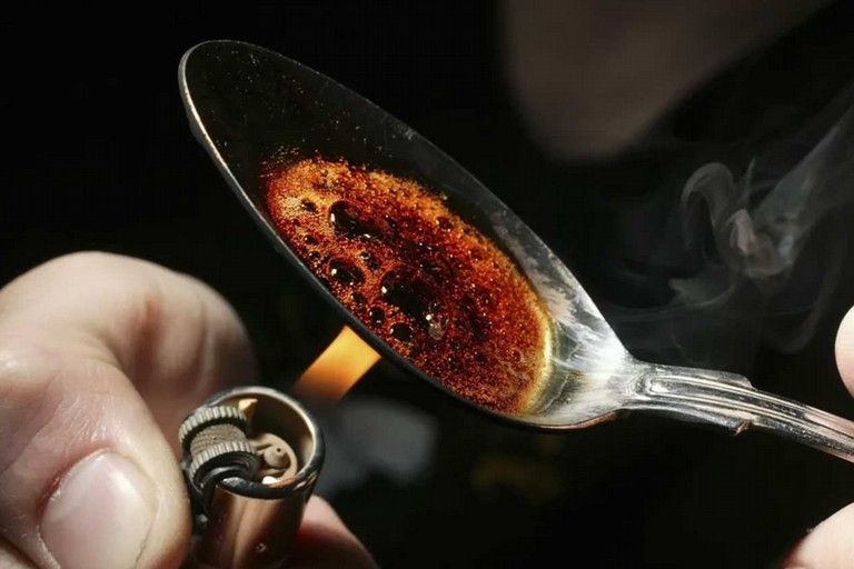 Droga a Cosenza, sulle piazze di spaccio finisce anche il Cobret