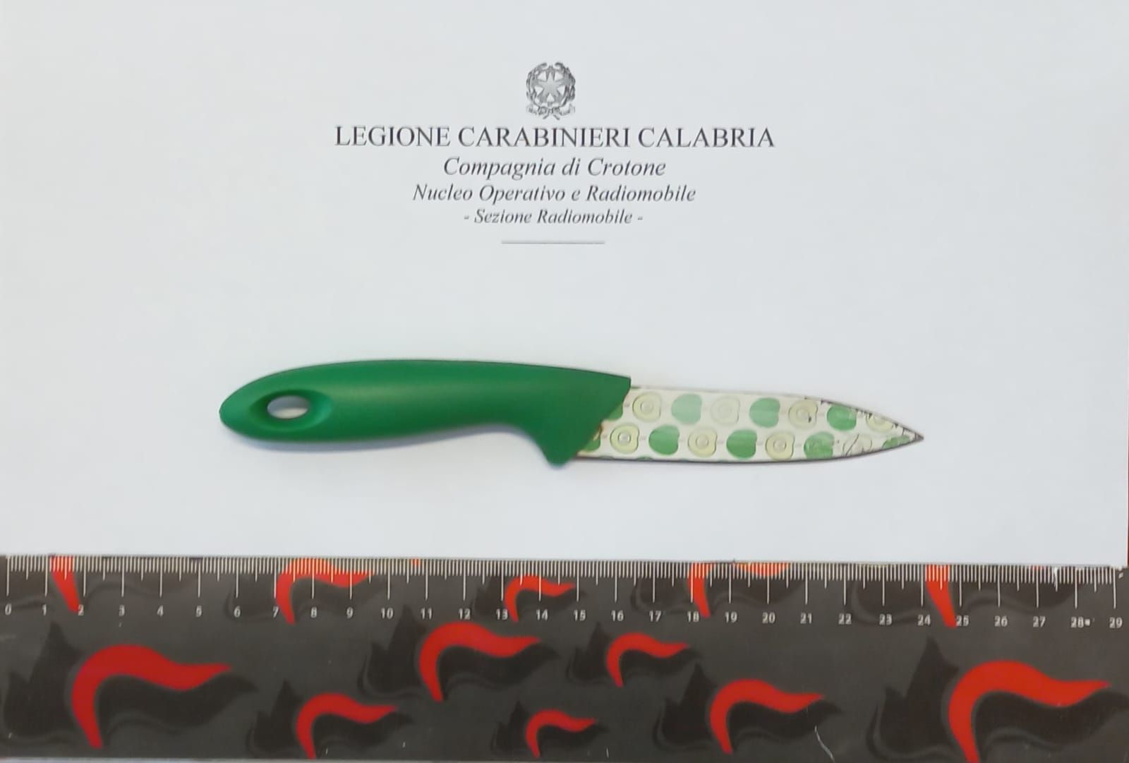 Crotone, rissa tra stranieri in piazza Pitagora: un arresto e 4 denunciati, c’è anche un’italiana