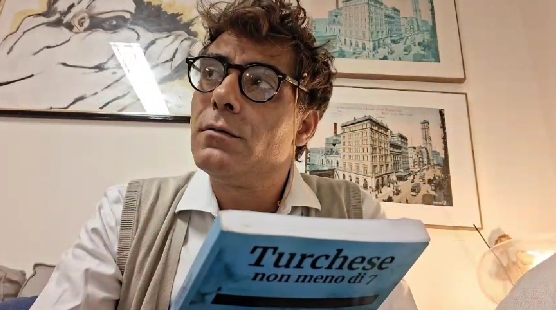Grande successo per il libro “Turchese, non meno di sette” di Giuseppe Femia – VIDEO