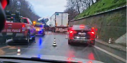 incidente tir autostrada