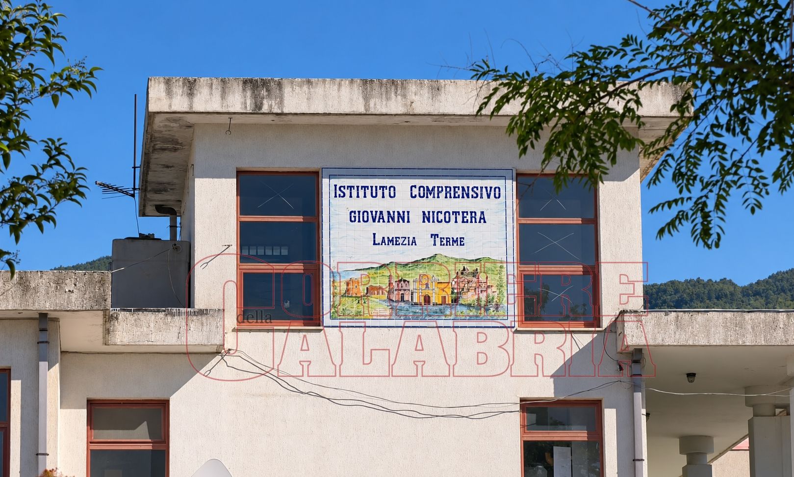 Lamezia, il coltello e il piano contro la prof sventato dai compagni. La dirigente: «Il ragazzo va aiutato»