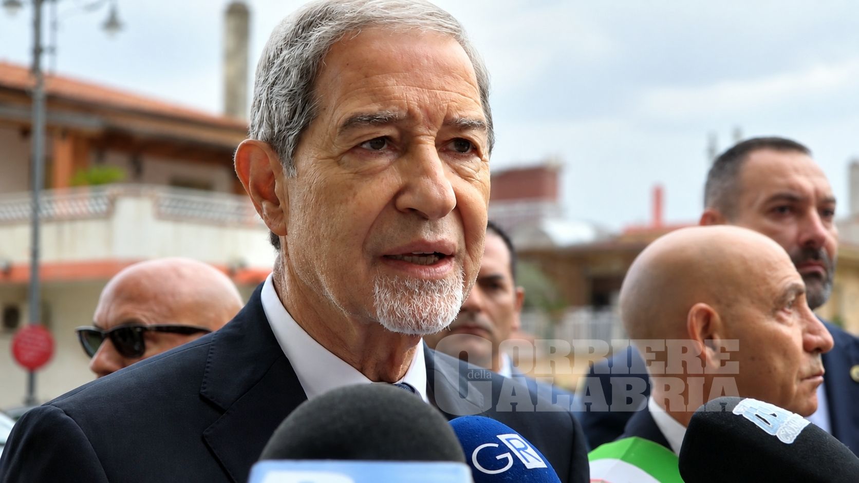 Musumeci a Gerace: «I borghi non sono residui da mummificare». E su FN: «Le forze estreme non hanno lunga vita»