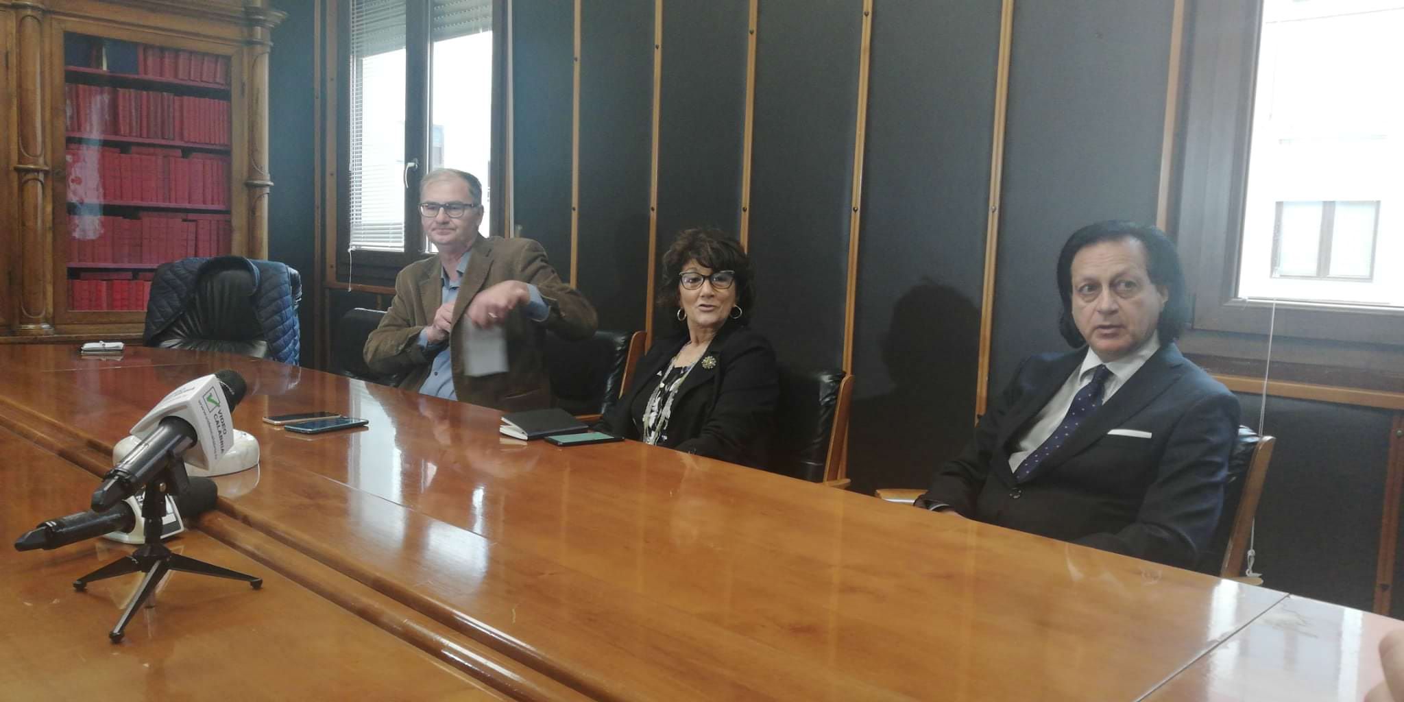 Crotone, l’esordio del commissario: riflettori su dirigenti e partecipate