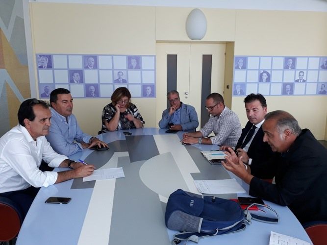 I sindacati si schierano con le Province