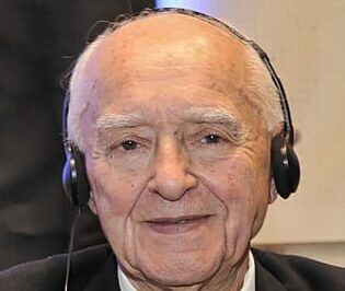 Antoniozzi: «Commosso per intitolazione a mio padre dei giardini di Piazza Europa a Cosenza»