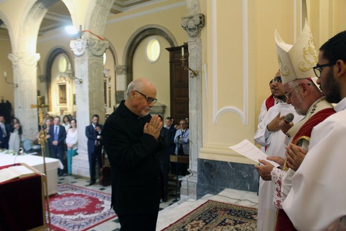 Già padre e nonno di sei nipoti, catanzarese diventa sacerdote a 73 anni
