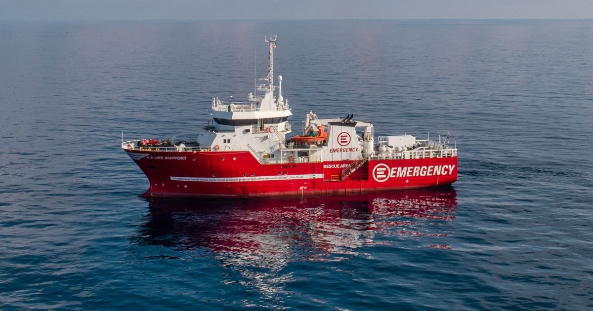 Emergency, in arrivo a Vibo la nave Life Support per lo sbarco delle 75 persone soccorse nelle acque maltesi