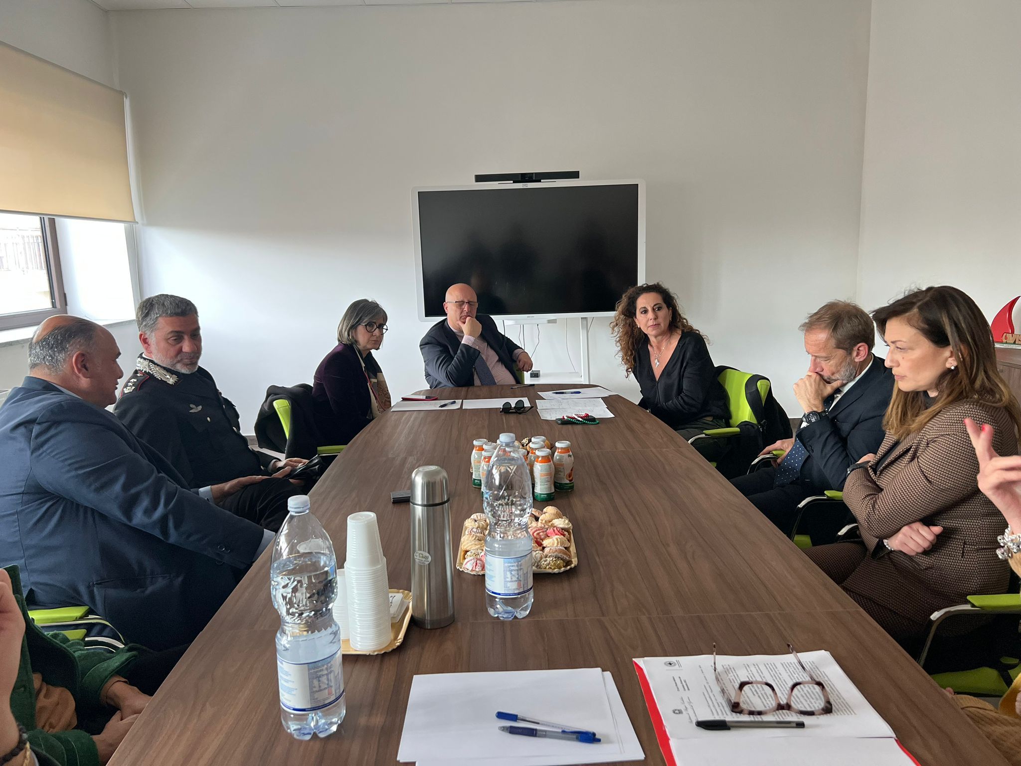 Emergenza migranti, Ferro a Roccella: «Il Governo non si gira dall’altra parte»