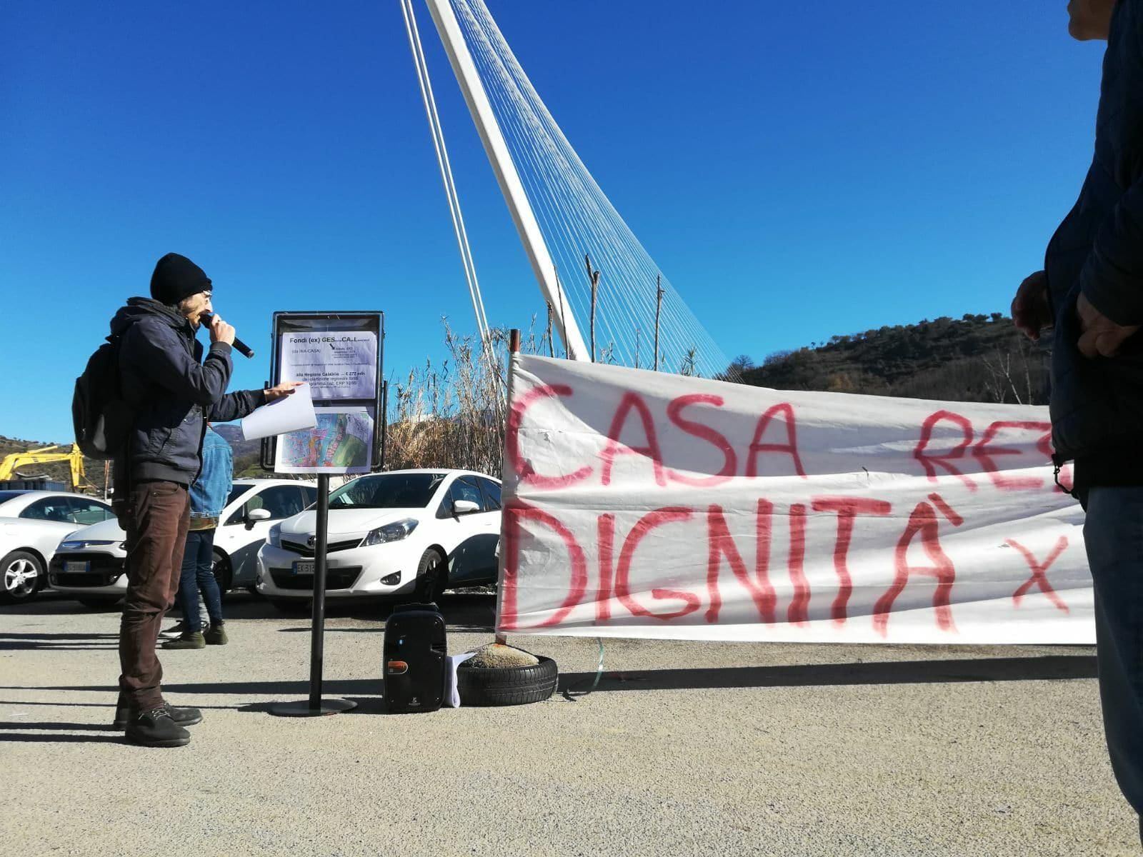 «Immorale pagare il ponte coi soldi delle case popolari» – VIDEO