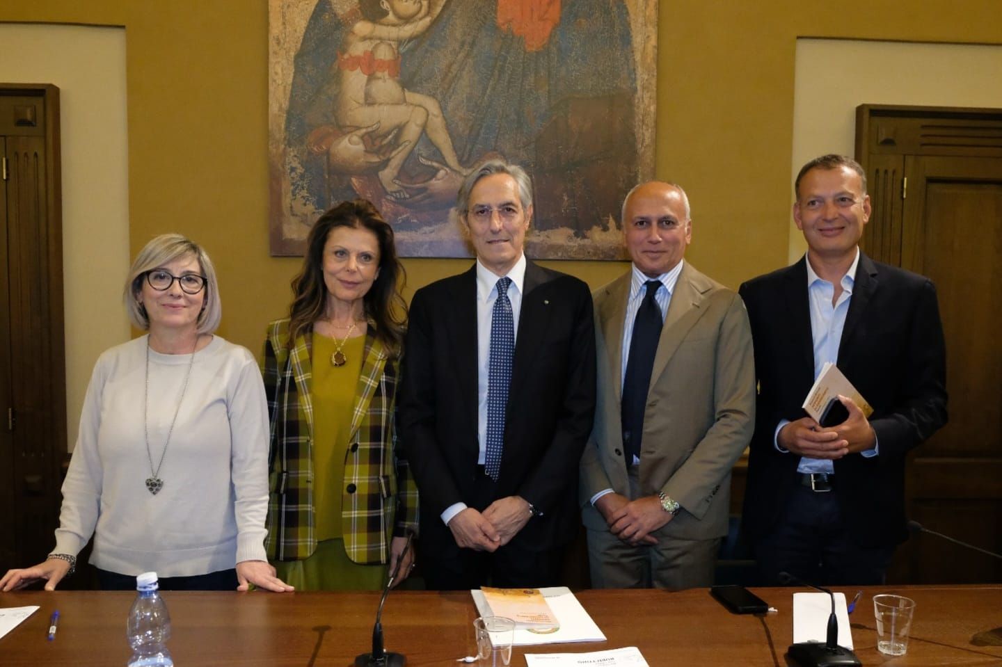 Presentato al Palazzo Arcivescovile di Cosenza il libro di poesie “Appunti di disincanto” di Rosario Branda