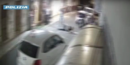 pestaggio crotone aggressione crotone