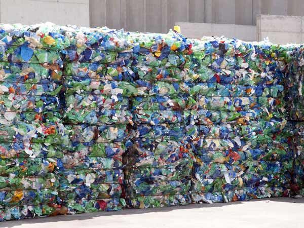 Covid-19, una startup crotonese offre una seconda vita alla plastica