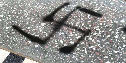 svastiche cinquefrondi