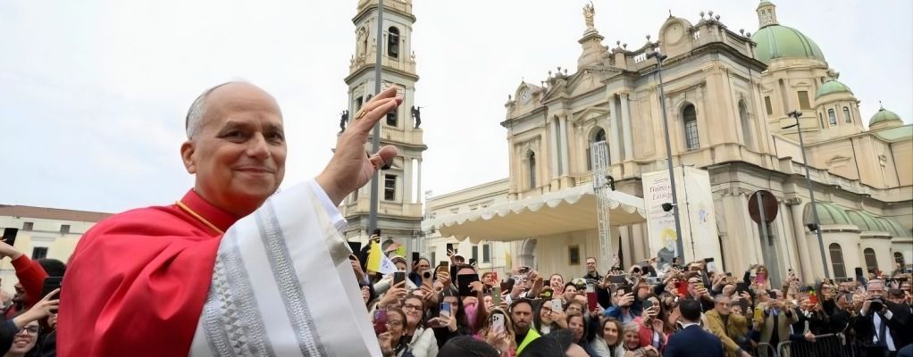 Il Papa a Pompei, l’omaggio a San Gennaro e la condanna alla camorra
