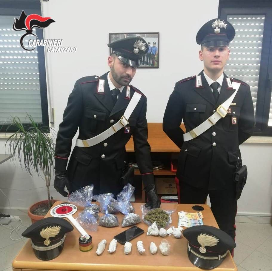 Trovato con 240 grammi di cannabis, arrestato 20enne di Carlopoli