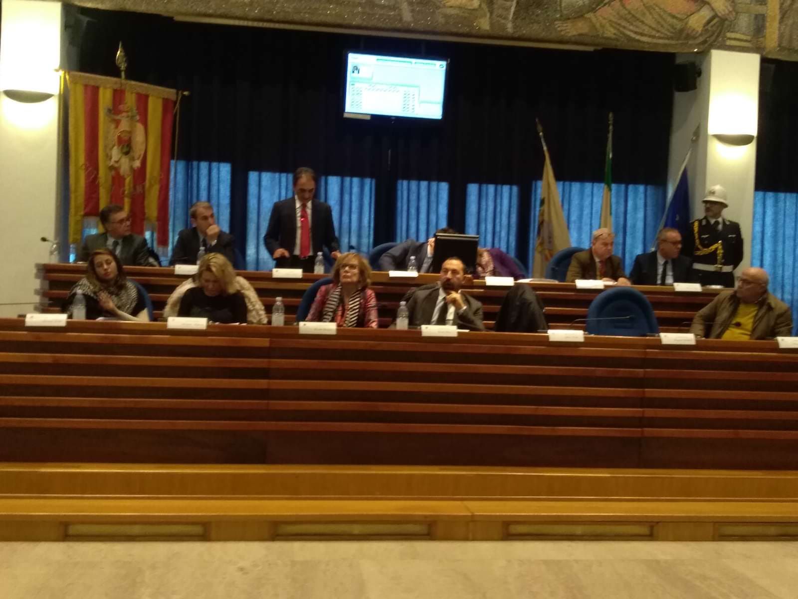 Catanzaro, Abramo in versione "Zelig" in consiglio comunale