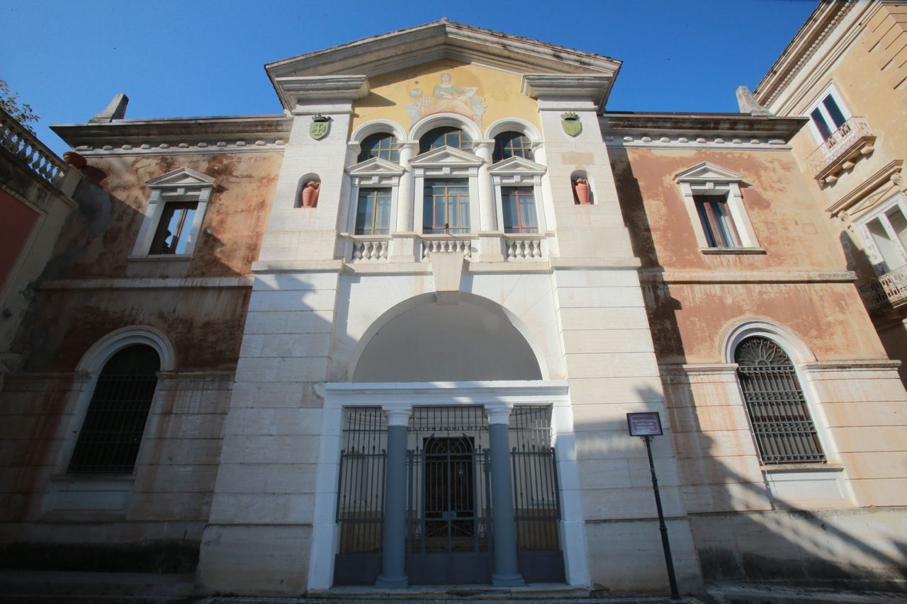 Cosenza, consegnato alla ditta esecutrice l’ottavo cantiere del Cis: la Biblioteca Civica rinascerà