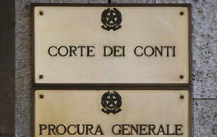 In deficit e lenti nel pagare, l’affanno dei Comuni calabresi
