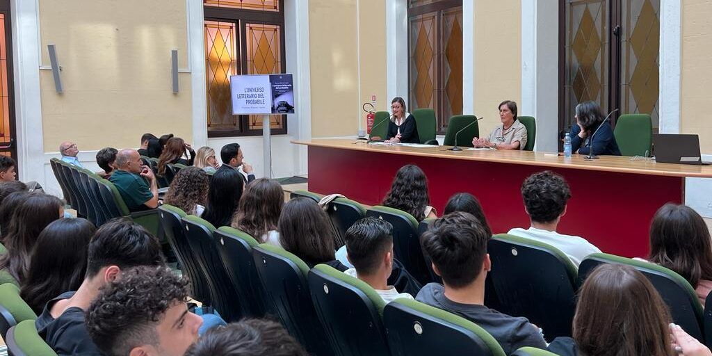 Premio Cosmos 2023, presentato il libro di Francesca Capone “L’universo letterario del probabile”