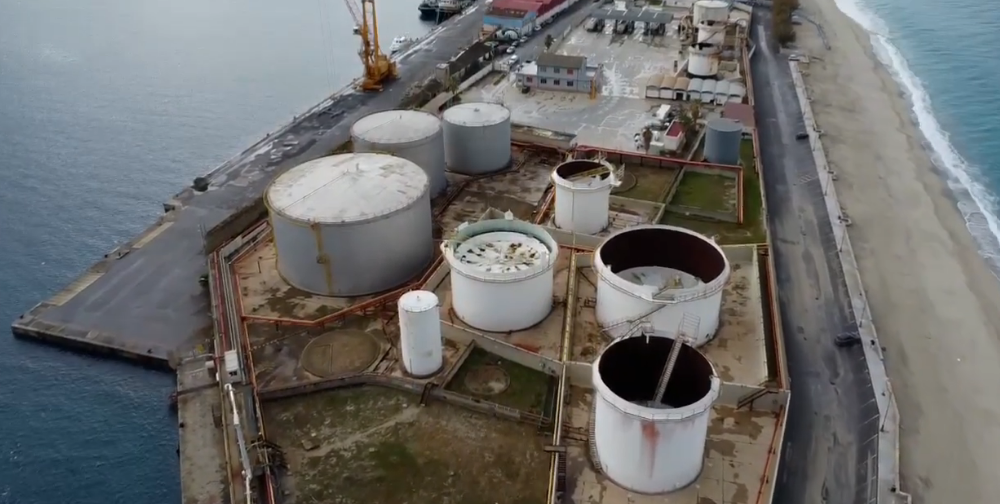 Depositi costieri, Meridionale Petroli: «Da parte nostra nessun impegno». E smonta la versione di Romeo