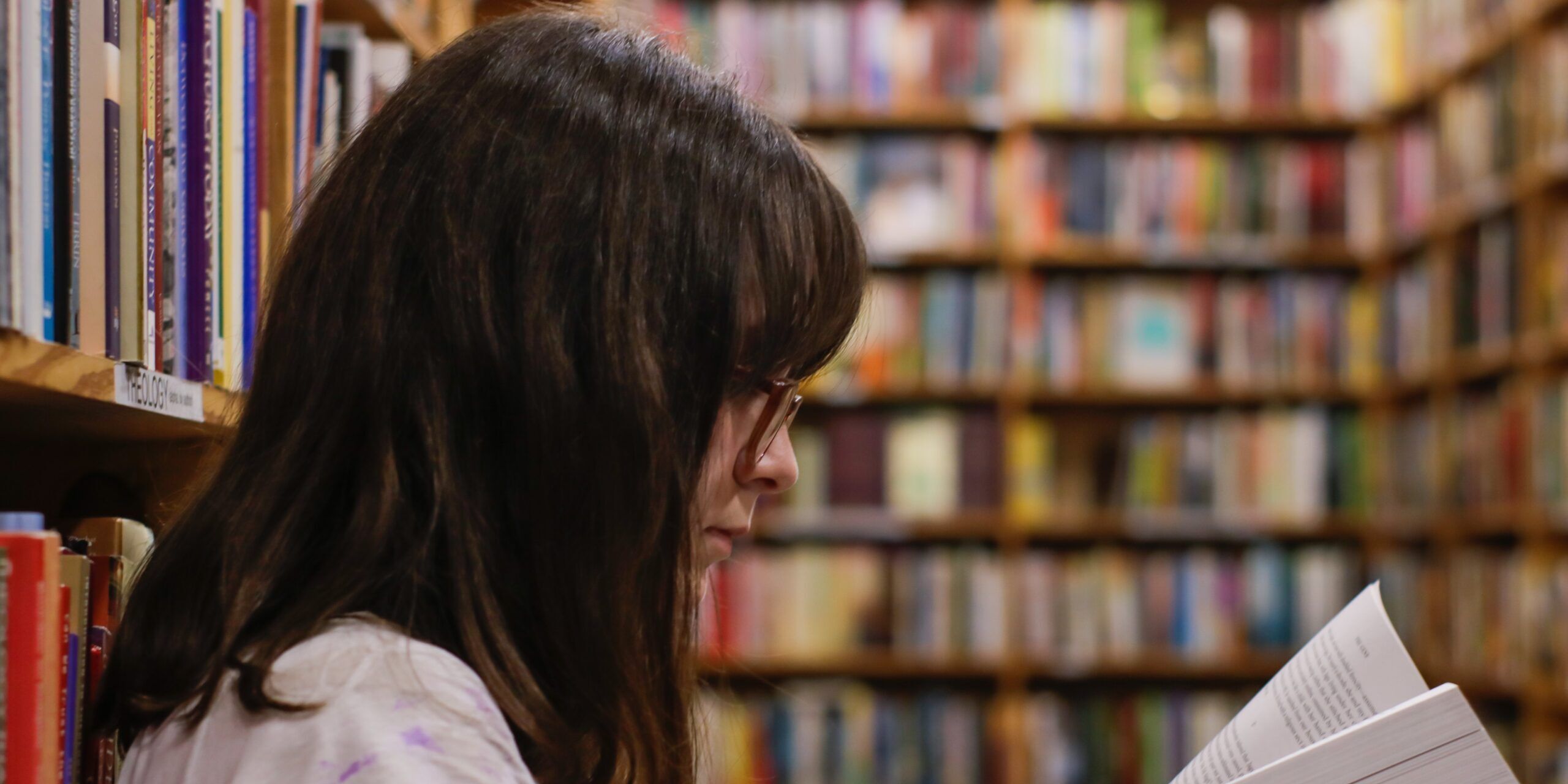 «Mancano test e dati sui contagi negli adolescenti. Non c’è prevenzione a scuola»