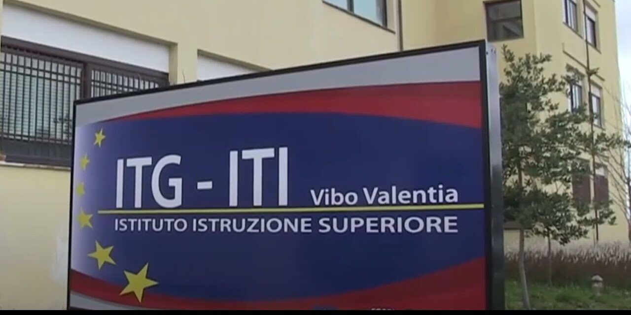 Mattarella premia con targa l’Itg-Iti di Vibo Valentia