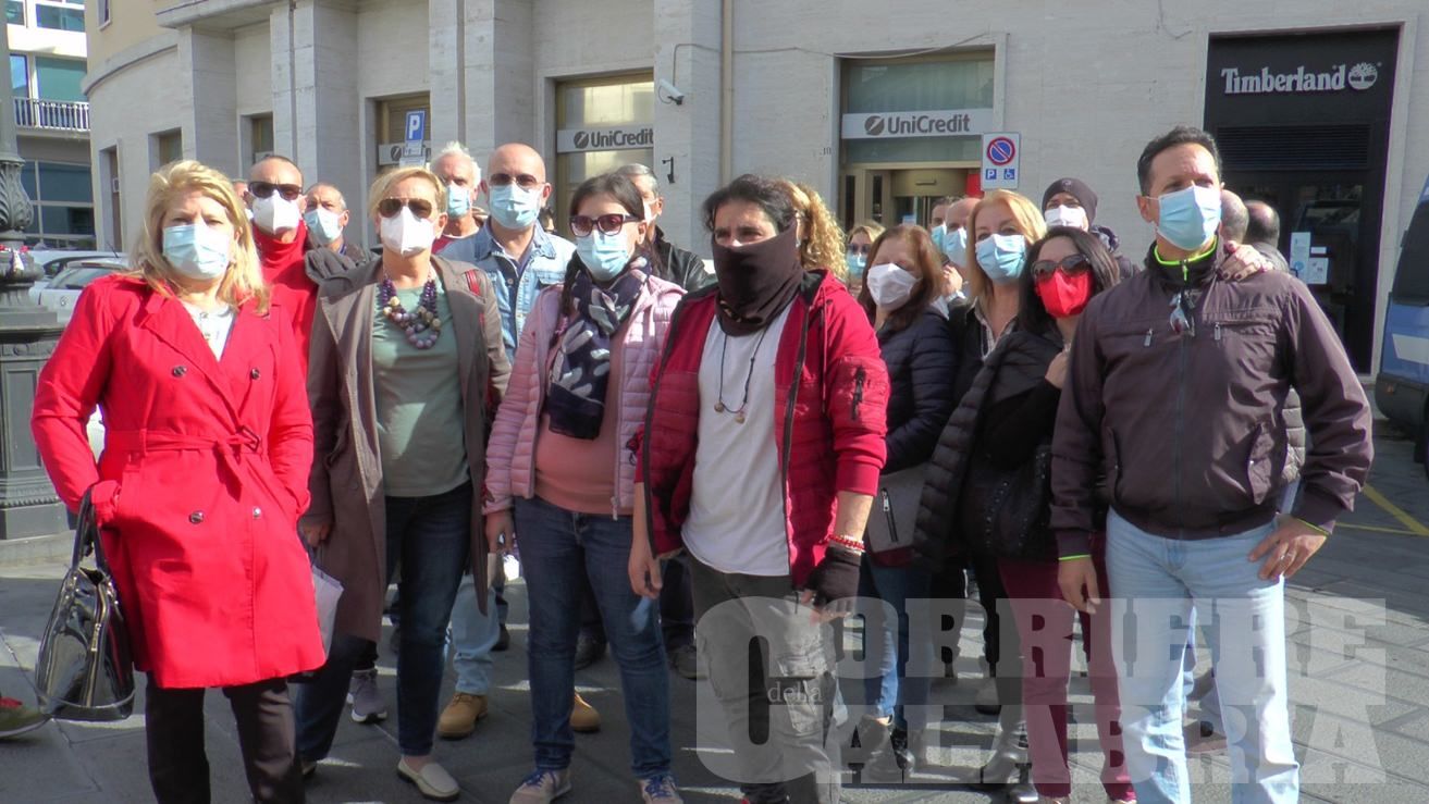 Sos dei tirocinanti: «Percorsi e indennità a rischio, rischiamo la fame» – VIDEO