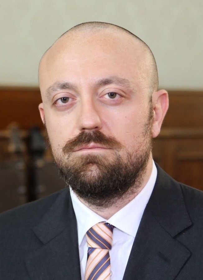 Sculco: «Io distante dalle battute alla Checco Zalone»