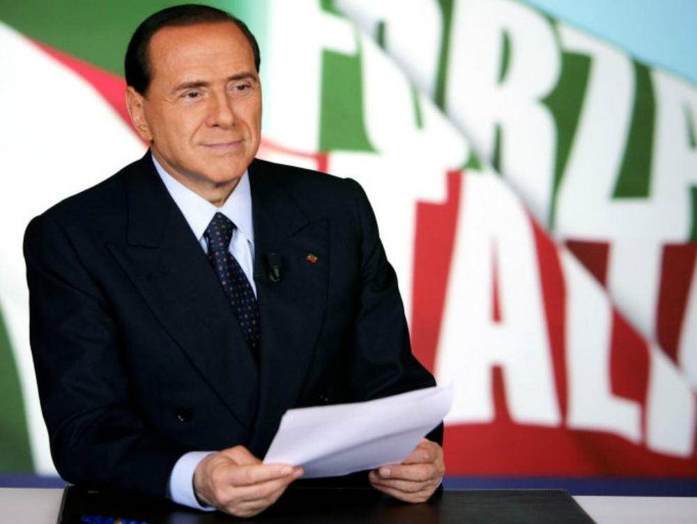 Il tifo di Berlusconi per Wanda: ce la farai… sei una donna di Ferro