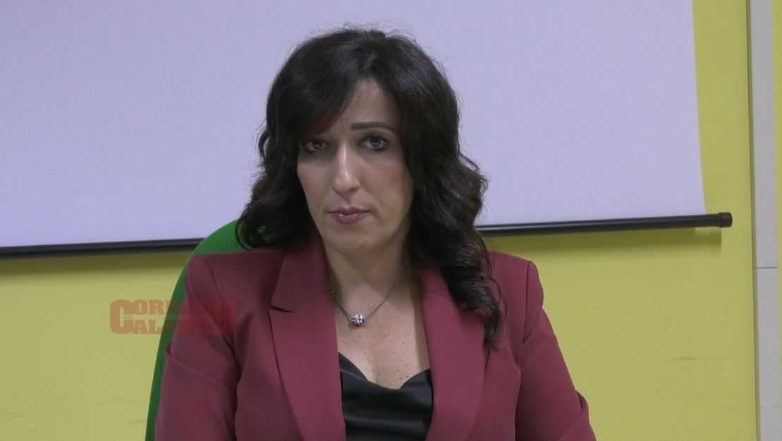 Il legame “invisibile” tra la ‘ndrangheta e la violenza sulle donne. Il pm Frustaci: «Dopo la denuncia è necessario supportare le vittime» – VIDEO