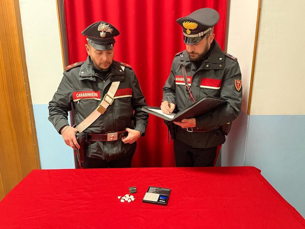 Petilia Policastro, deteneva dosi di cocaina: arrestato un 45enne