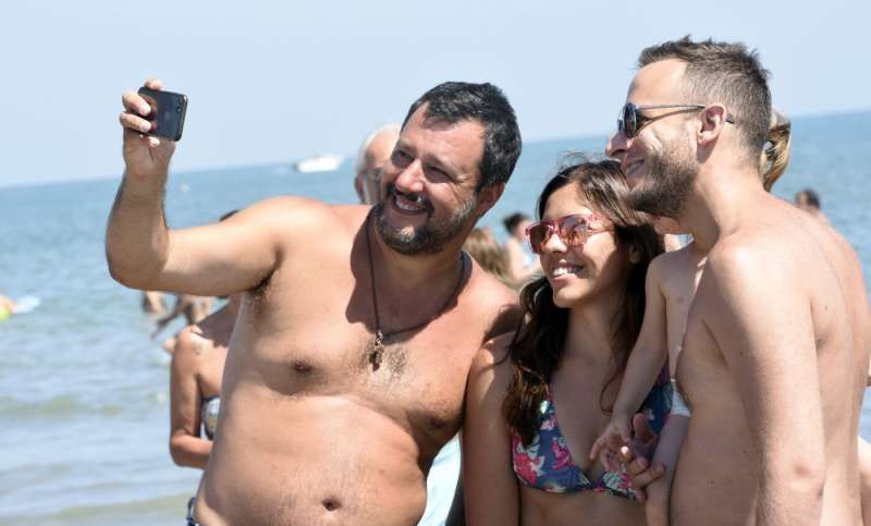 Il tour “balneare” di Salvini fa tappa ad Amantea e Soverato