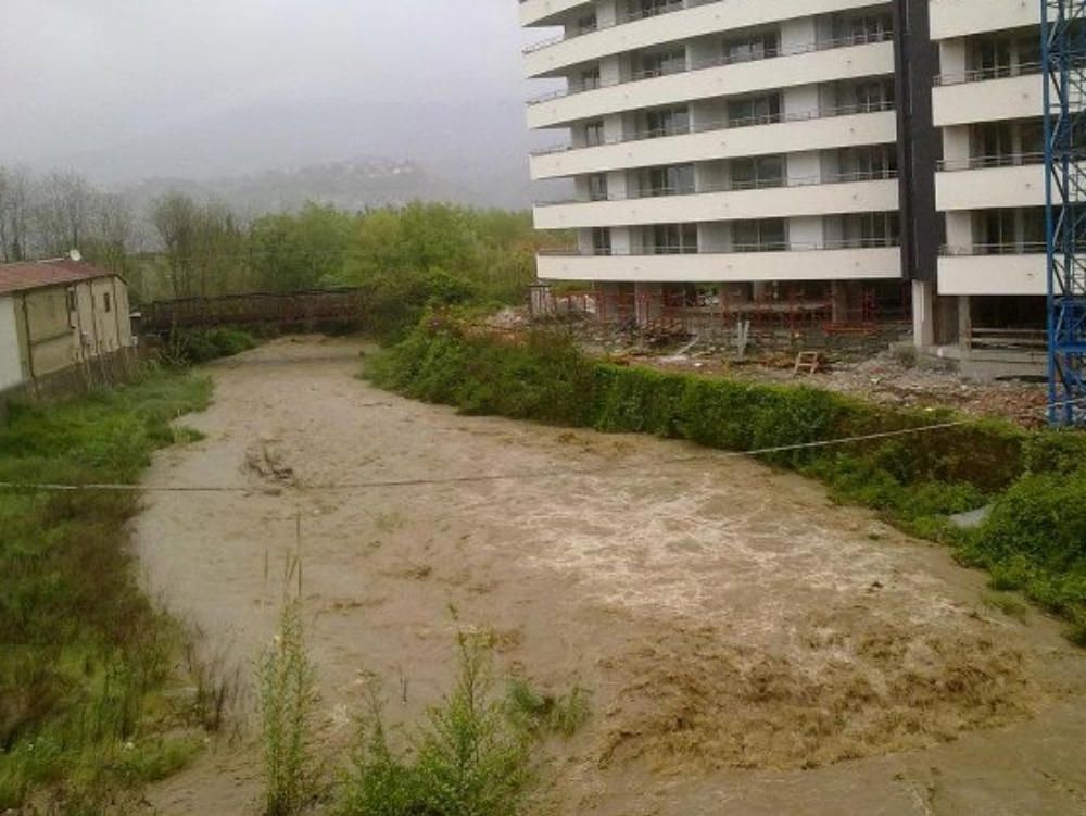In Calabria vento forte e mareggiate