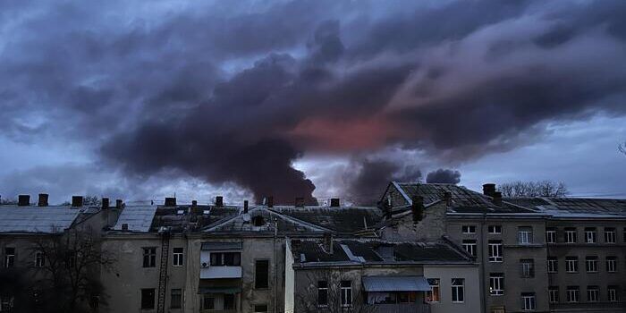 «Da Odessa immagini strazianti». Zelensky: «Russi vogliono il Donbass»