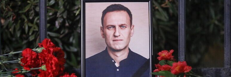 Morte di Navalny, Mattarella: «Ricorda i tempi bui». Scontro Pd-Lega