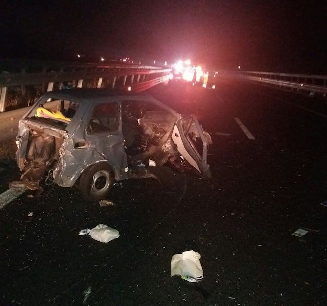 Carambola tra auto sull'A2, quattro feriti