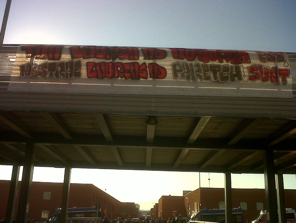 Per Benigni le "Iene" e le proteste degli studenti