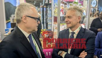 Bonomi visita lo stand della Calabria: «Brava la Regione a garantire una vetrina internazionale alle aziende»