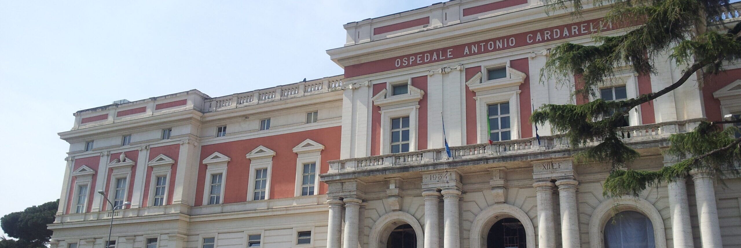 Vendetta contro due sorelle. Sfregiate a Napoli con l’acido