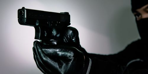 Rapina all'ufficio postale di Domanico, bottino da 30 mila euro